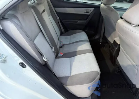 2018 Toyota Corolla L z USA, uszkodzony, nr VIN 5YFBURHE4JP828XXX